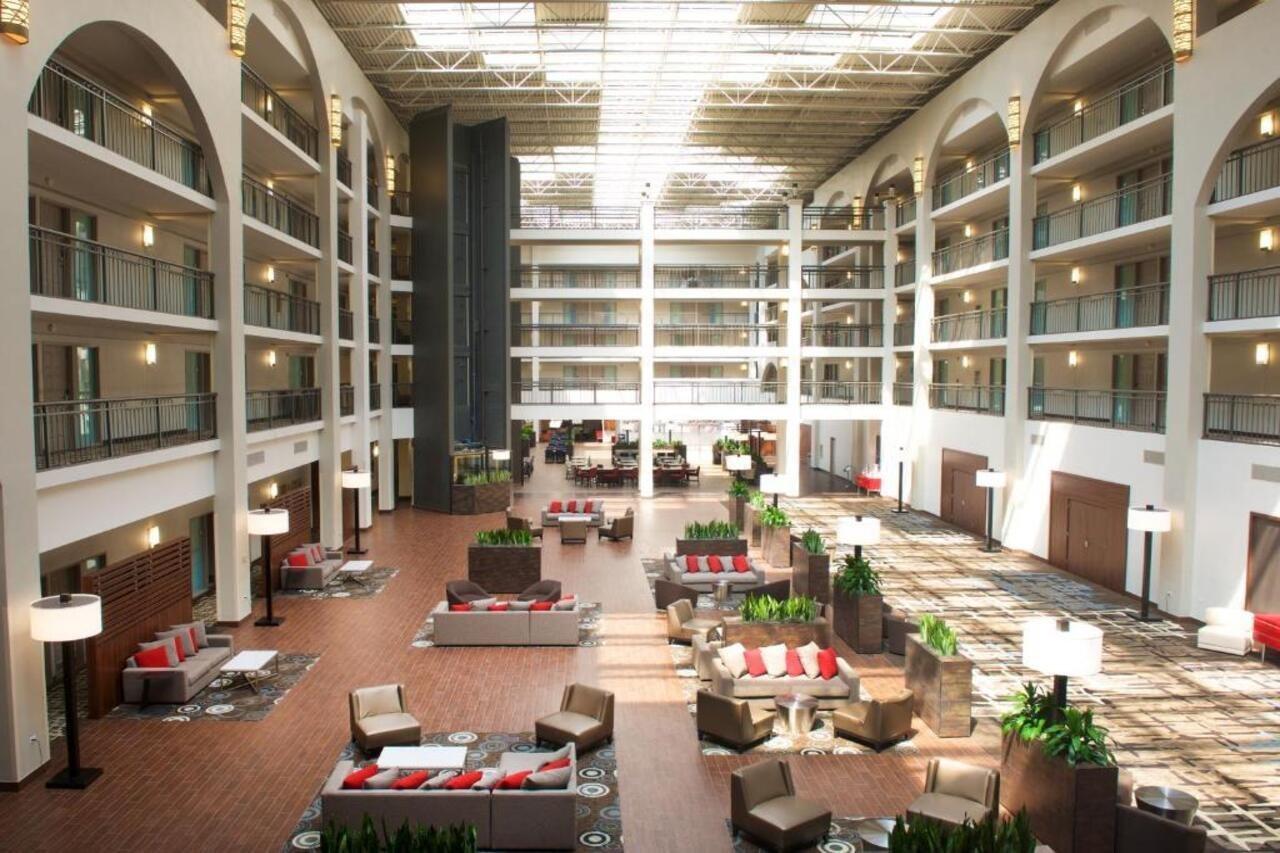 Embassy Suites By Hilton Detroit - Livonia/Novi Dış mekan fotoğraf