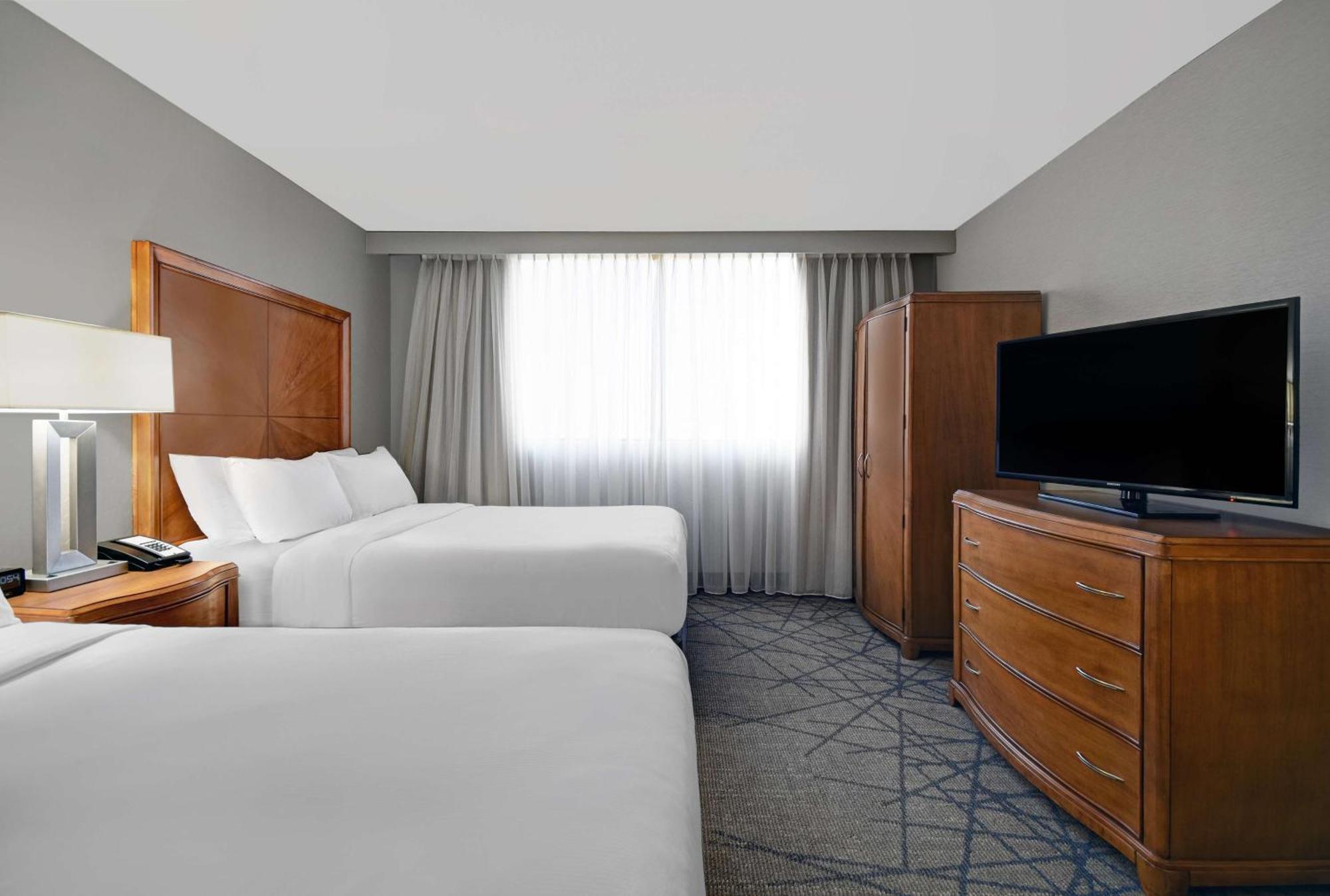 Embassy Suites By Hilton Detroit - Livonia/Novi Dış mekan fotoğraf