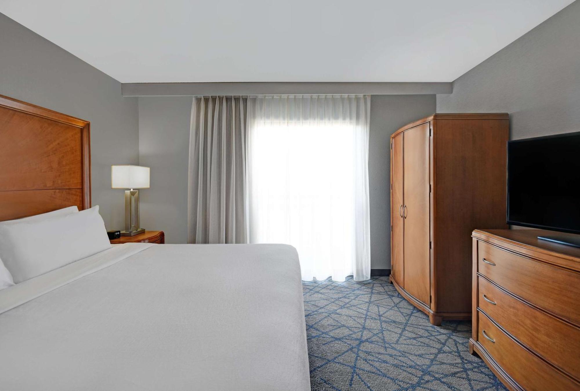 Embassy Suites By Hilton Detroit - Livonia/Novi Dış mekan fotoğraf