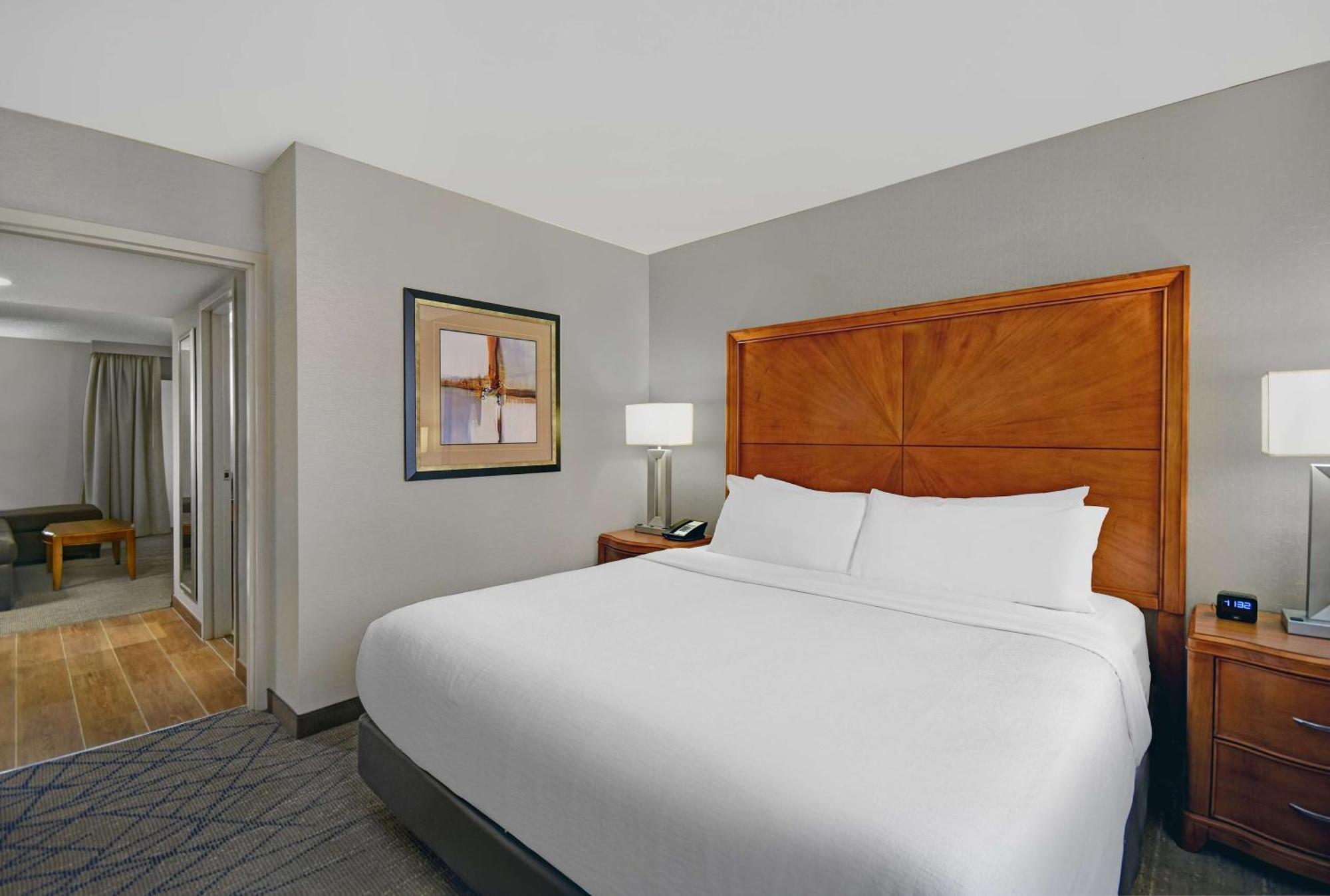 Embassy Suites By Hilton Detroit - Livonia/Novi Dış mekan fotoğraf