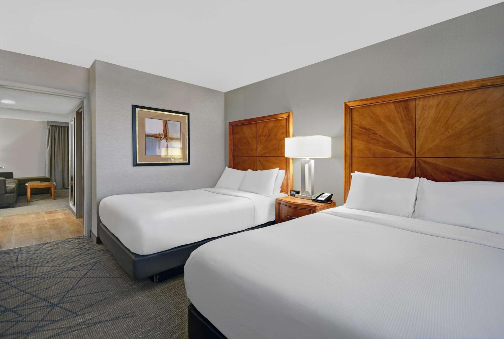 Embassy Suites By Hilton Detroit - Livonia/Novi Dış mekan fotoğraf