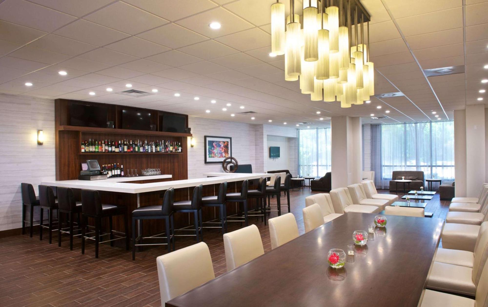 Embassy Suites By Hilton Detroit - Livonia/Novi Dış mekan fotoğraf