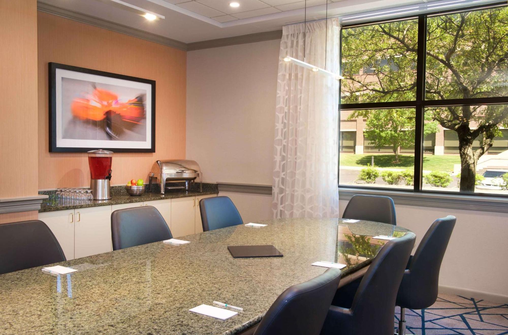 Embassy Suites By Hilton Detroit - Livonia/Novi Dış mekan fotoğraf