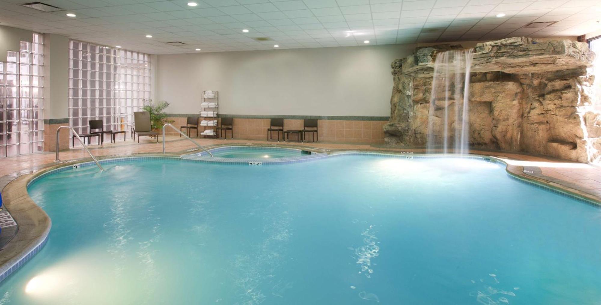 Embassy Suites By Hilton Detroit - Livonia/Novi Dış mekan fotoğraf