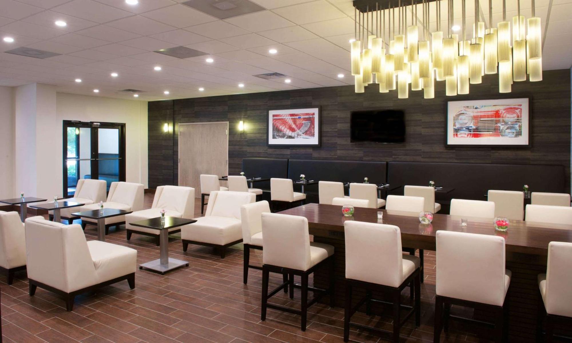 Embassy Suites By Hilton Detroit - Livonia/Novi Dış mekan fotoğraf