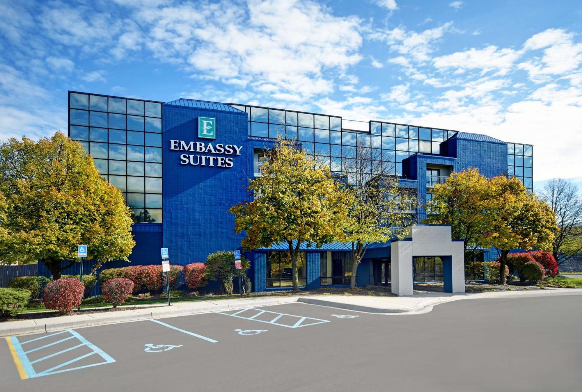Embassy Suites By Hilton Detroit - Livonia/Novi Dış mekan fotoğraf