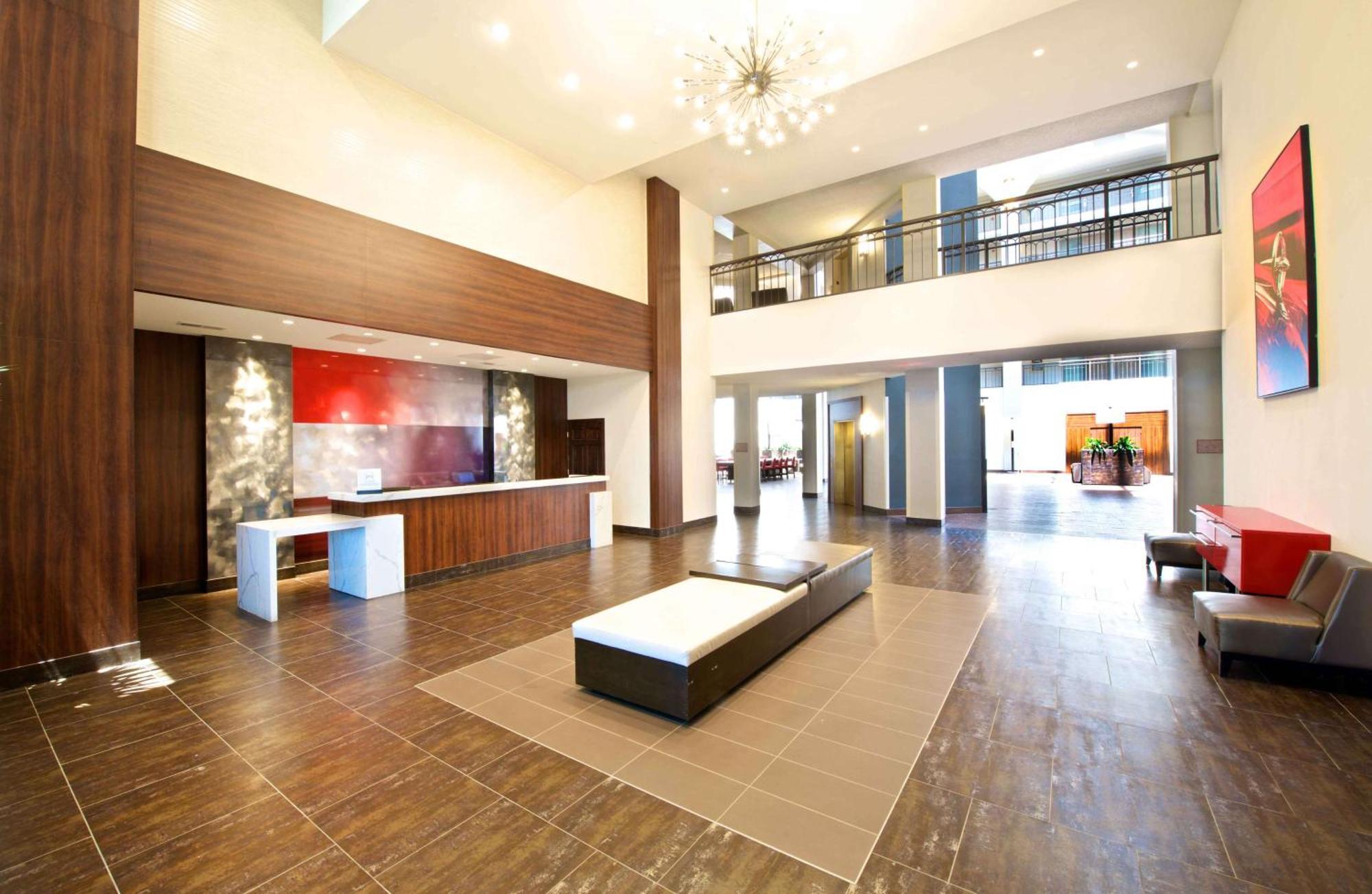 Embassy Suites By Hilton Detroit - Livonia/Novi Dış mekan fotoğraf