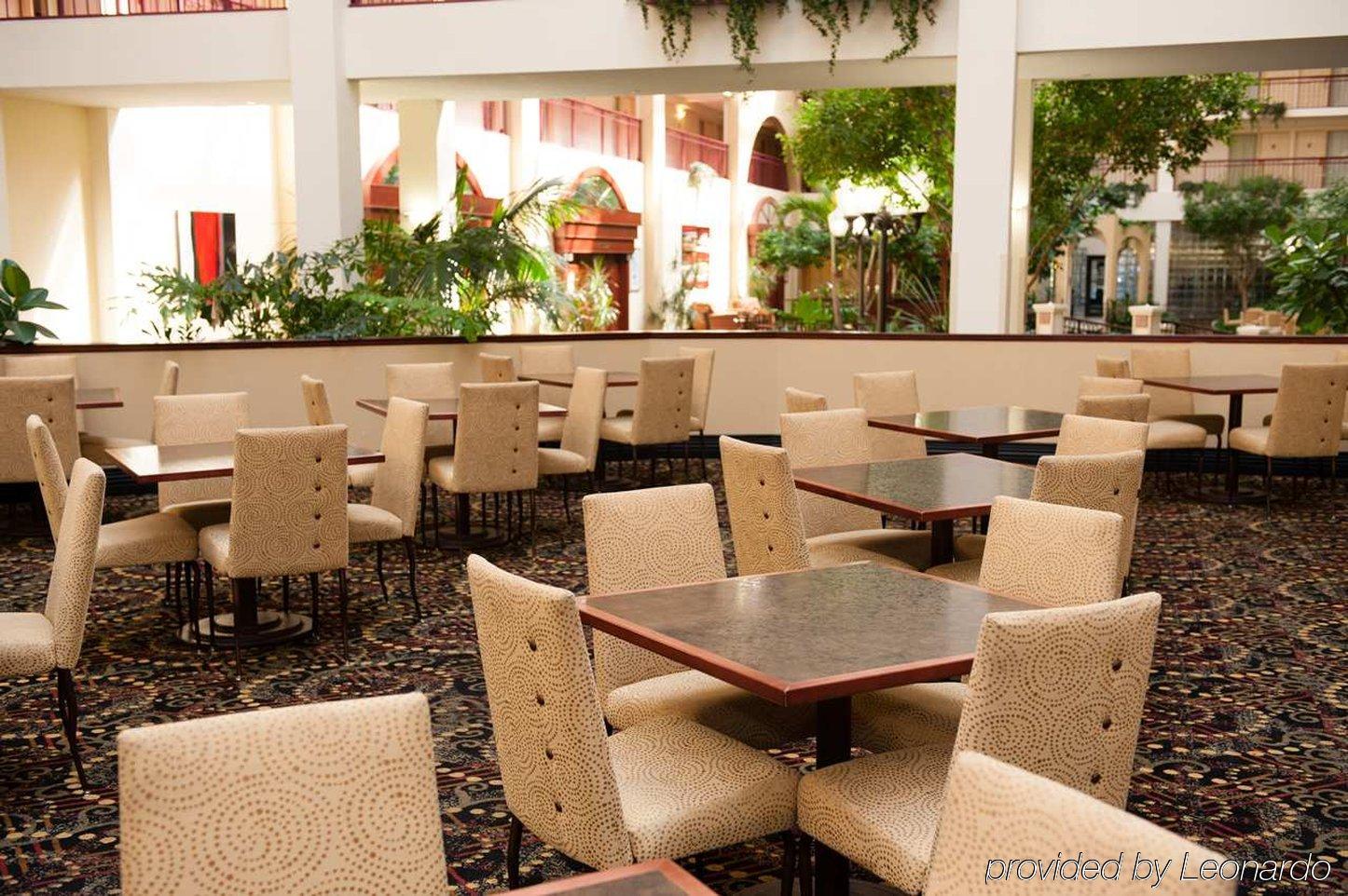 Embassy Suites By Hilton Detroit - Livonia/Novi Dış mekan fotoğraf