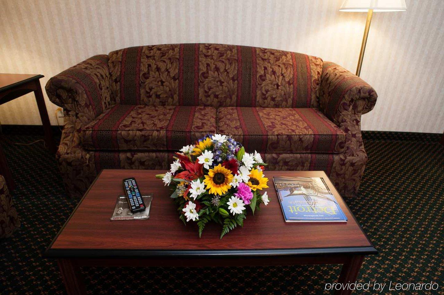 Embassy Suites By Hilton Detroit - Livonia/Novi Dış mekan fotoğraf