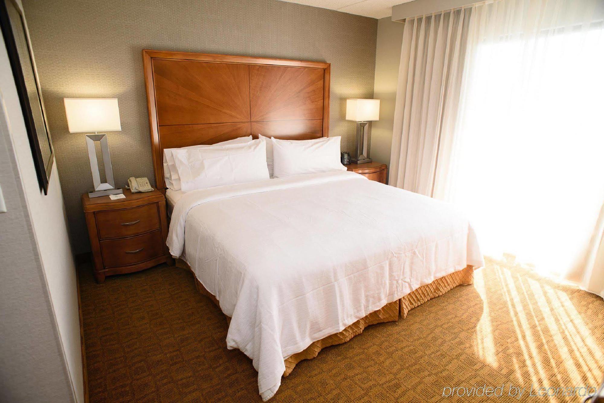 Embassy Suites By Hilton Detroit - Livonia/Novi Dış mekan fotoğraf