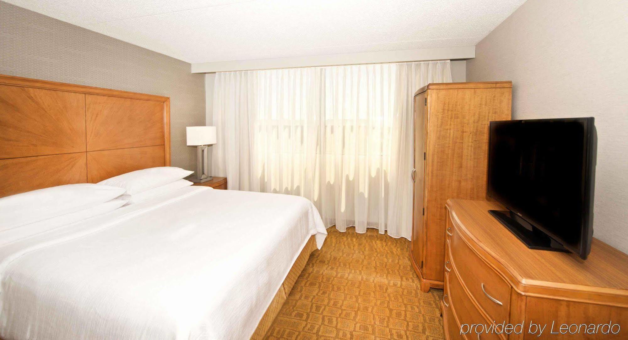 Embassy Suites By Hilton Detroit - Livonia/Novi Dış mekan fotoğraf