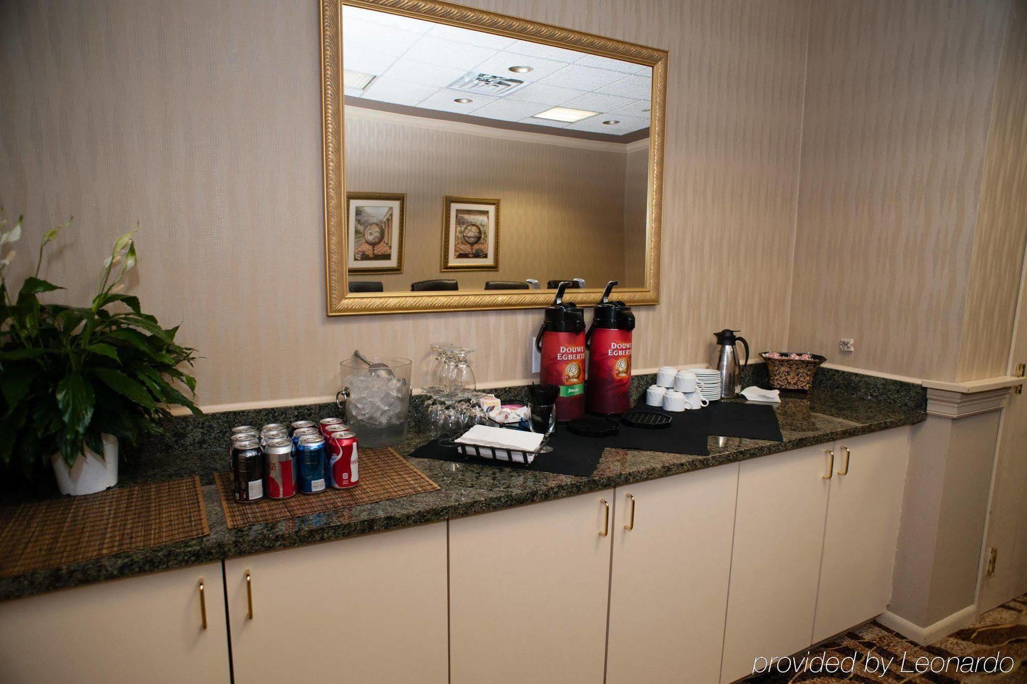 Embassy Suites By Hilton Detroit - Livonia/Novi Dış mekan fotoğraf
