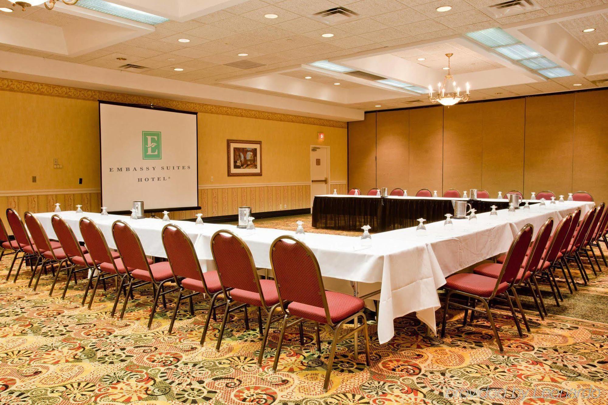 Embassy Suites By Hilton Detroit - Livonia/Novi Dış mekan fotoğraf