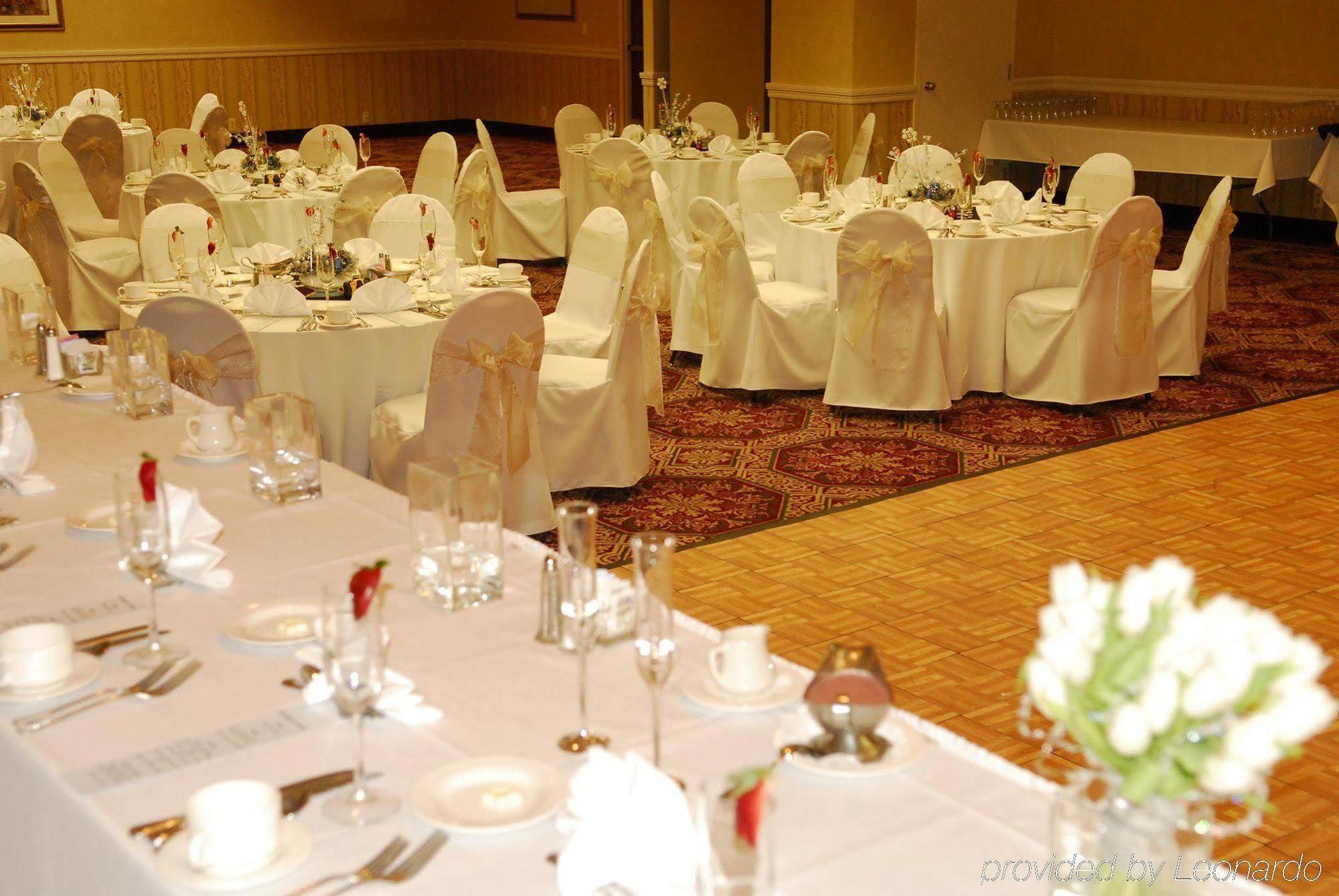 Embassy Suites By Hilton Detroit - Livonia/Novi Dış mekan fotoğraf