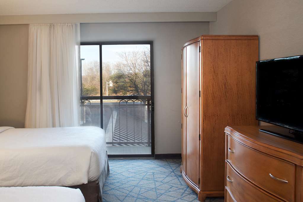 Embassy Suites By Hilton Detroit - Livonia/Novi Oda fotoğraf